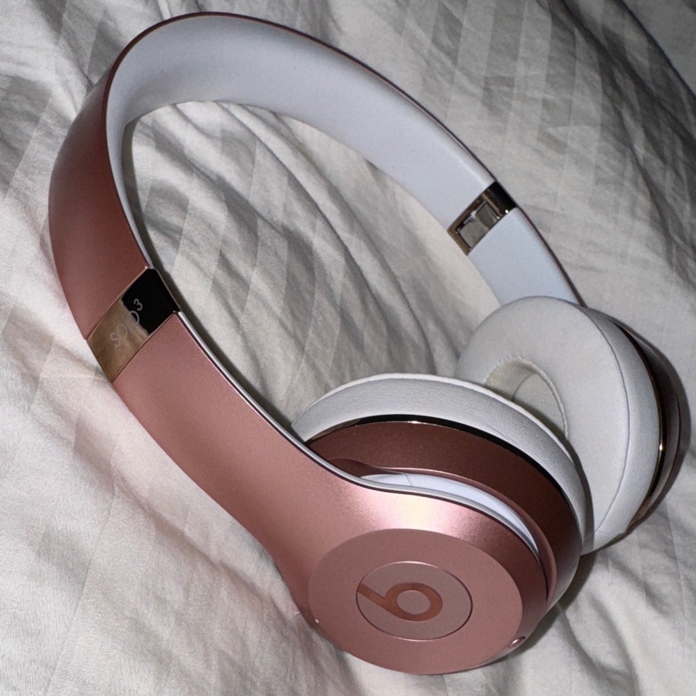 Beats Solo 3 - Rose Gold Wireless Headphones